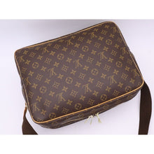 Load image into Gallery viewer, Louis Vuitton Reporter GM