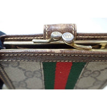 Load image into Gallery viewer, Gucci kisslock Wallet