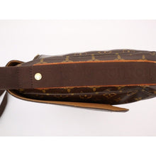 Load image into Gallery viewer, Louis Vuitton messenger body