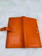 Load image into Gallery viewer, Hermès Orange Wallet
