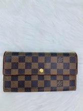 Load image into Gallery viewer, Louis Vuitton Brown Sarah De Wallet