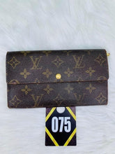 Load image into Gallery viewer, Louis Vuitton Brown Sarah Wallet