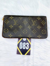 Load image into Gallery viewer, Louis Vuitton Brown Zippy Wallet