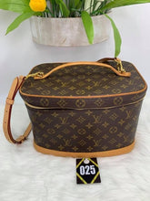 Load image into Gallery viewer, Louis Vuitton Nice Vanity Gm Brown Monogram Canvas Weekend/Travel Bag