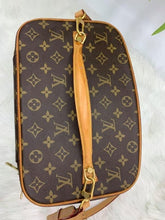 Load image into Gallery viewer, Louis Vuitton Nice Vanity Gm Brown Monogram Canvas Weekend/Travel Bag