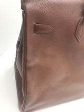 Load image into Gallery viewer, Hermès Birkin 40 size Chocolate Brown Togo Leather Shoulder Bag
