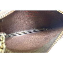 Load image into Gallery viewer, Louis Vuitton Damier pochette Claire key ring
