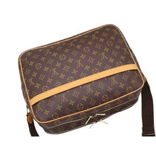 Load image into Gallery viewer, Louis Vuitton Reporter GM
