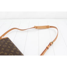 Load image into Gallery viewer, Louis Vuitton Diane Vintage style
