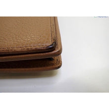 Load image into Gallery viewer, Gucci Soho wallet Calfskin Chain Camelia
