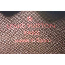 Load image into Gallery viewer, Louis Vuitton Damier pochette Claire key ring
