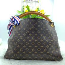 Load image into Gallery viewer, LOUIS VUITTON Monogram Artsy MM
