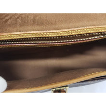 Load image into Gallery viewer, Louis Vuitton Sologne crossbody bag

