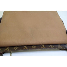 Load image into Gallery viewer, Louis Vuitton messenger body
