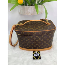 Load image into Gallery viewer, Louis Vuitton Nice Vanity GM
