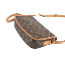 Load image into Gallery viewer, Louis Vuitton Diane Vintage style
