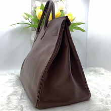 Load image into Gallery viewer, Hermès Birkin 40 size Chocolate Brown Togo Leather Shoulder Bag
