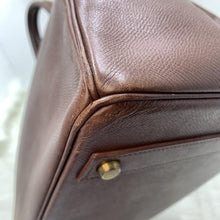 Load image into Gallery viewer, Hermès Birkin 40 size Chocolate Brown Togo Leather Shoulder Bag
