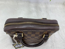 Load image into Gallery viewer, Louis Vuitton Brera Square Brown Monogram Canvas Messenger Bag
