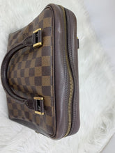 Load image into Gallery viewer, Louis Vuitton Brera Square Brown Monogram Canvas Messenger Bag
