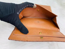 Load image into Gallery viewer, Louis Vuitton Brown International Wallet
