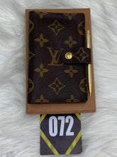 Load image into Gallery viewer, Louis Vuitton Brown Pocket Agenda Cover Wallet
