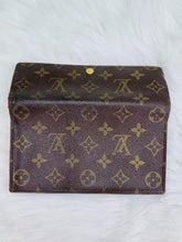 Load image into Gallery viewer, Louis Vuitton Brown Sarah Wallet
