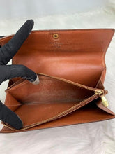 Load image into Gallery viewer, Louis Vuitton Brown Sarah Wallet
