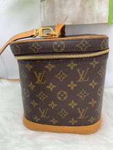Load image into Gallery viewer, Louis Vuitton Nice Vanity Gm Brown Monogram Canvas Weekend/Travel Bag
